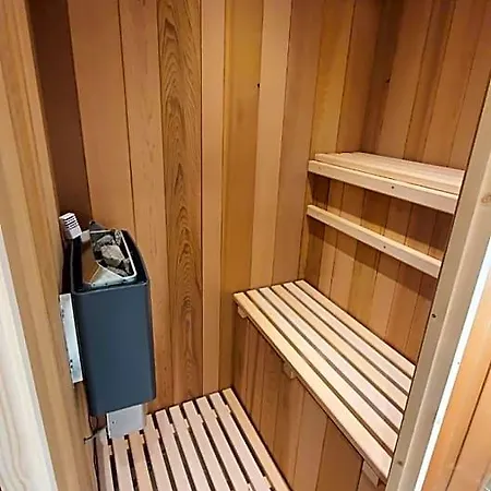 לינה וארוחת בוקר B&B Chalet אבטונה